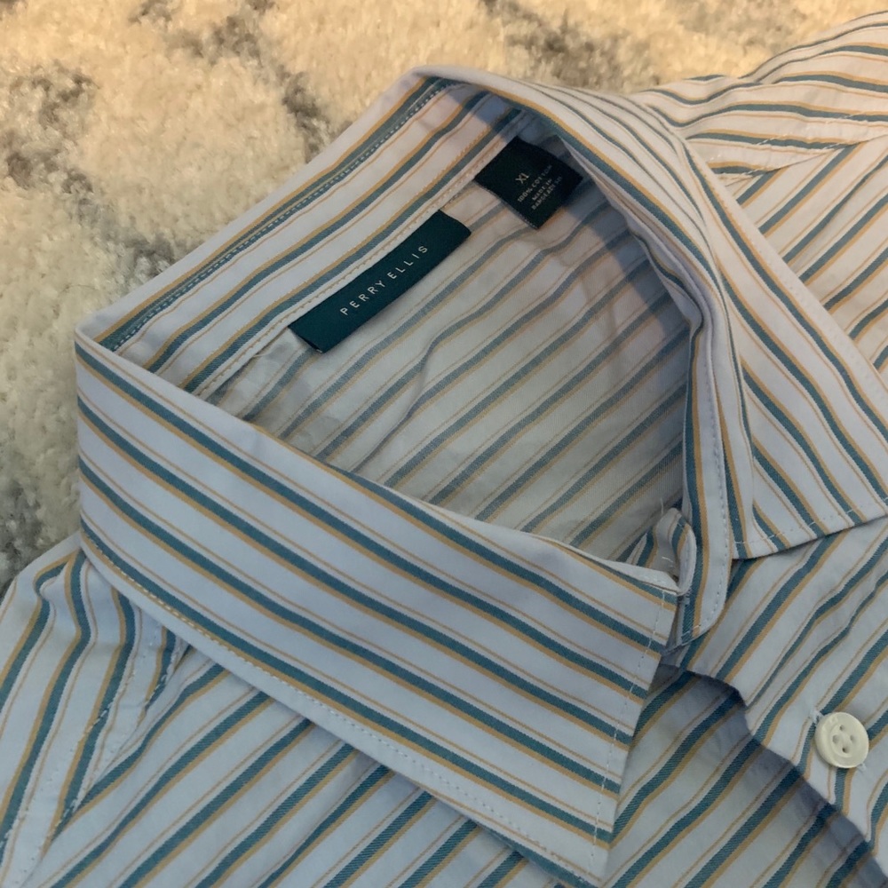 Perry Ellis button down - Picture 3 of 5